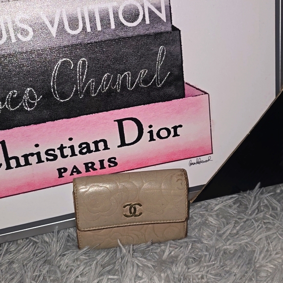 Chanel Camilla Tan W/ Gold Hardware✨️2 Compartment Card Holder (EUC)(17155922) - Picture 1 of 12